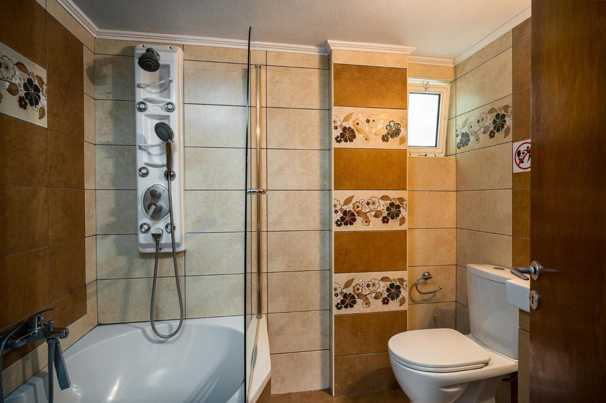 Agaloula Centrally Located Apartments, Lakka エクステリア 写真