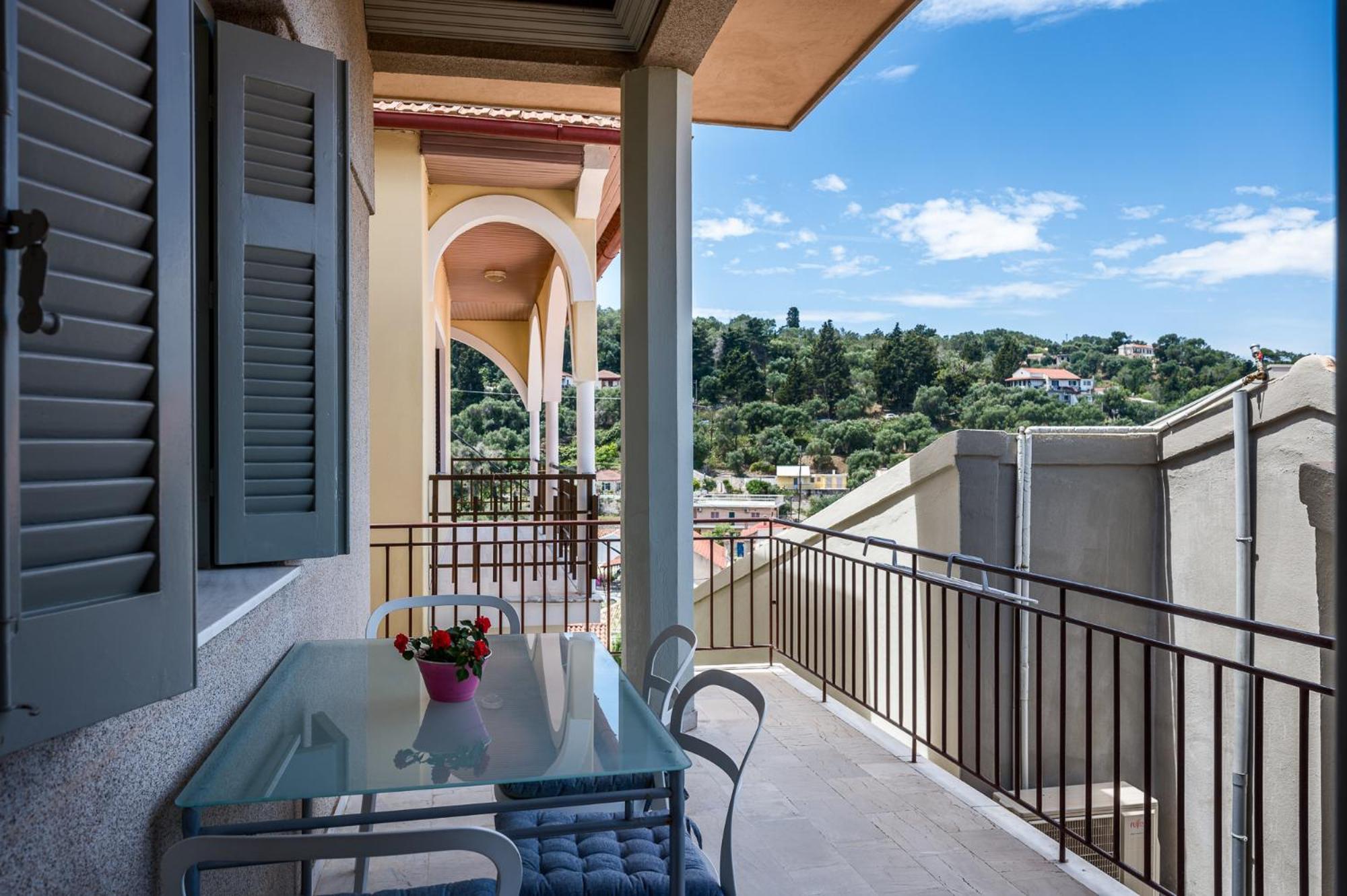 Agaloula Centrally Located Apartments, Lakka エクステリア 写真