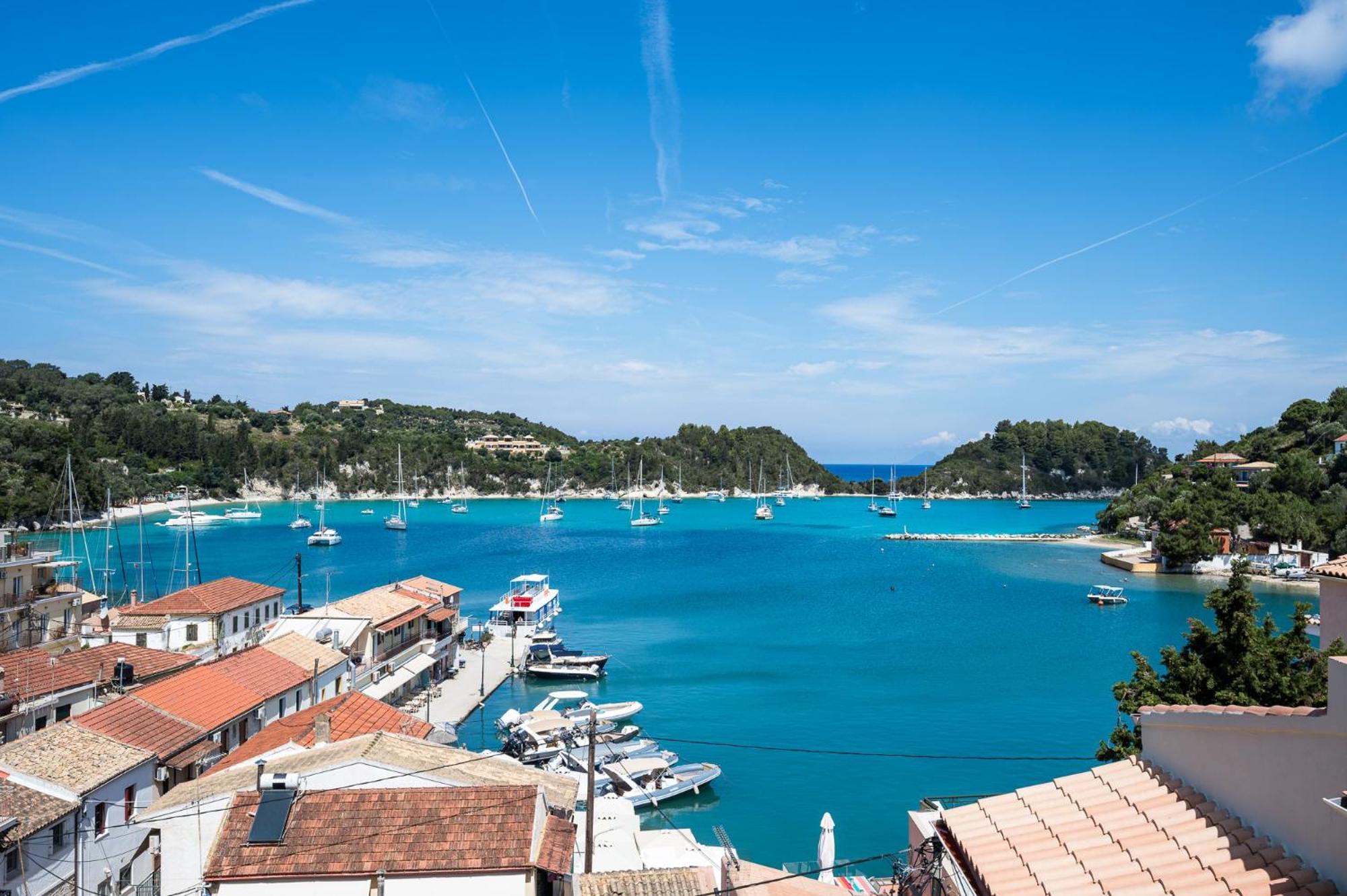 Agaloula Centrally Located Apartments, Lakka エクステリア 写真