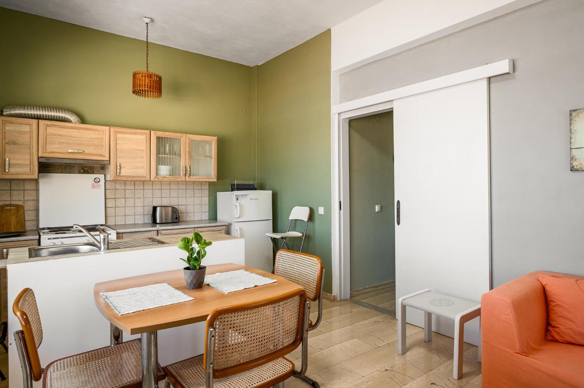 Agaloula Centrally Located Apartments, Lakka エクステリア 写真
